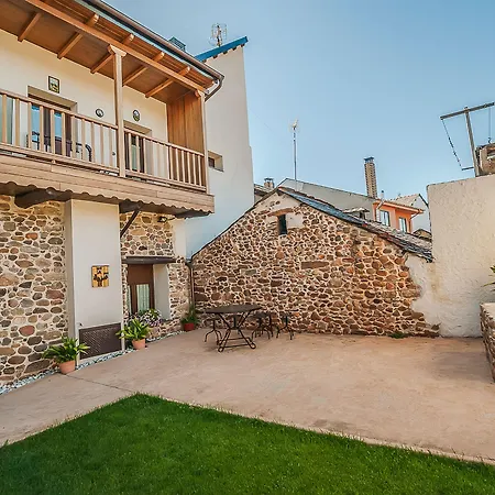 El Almendro De Maria Ponferrada