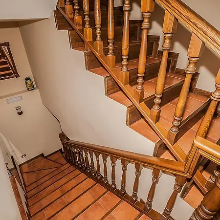 El Almendro De Maria Ponferrada