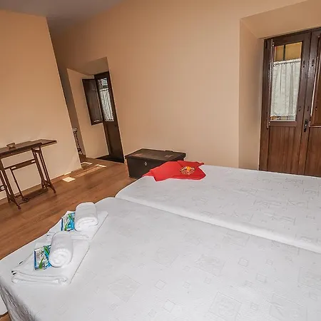 El Almendro De Maria Ponferrada