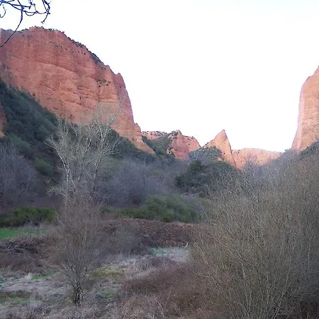 El Almendro De Maria Ponferrada