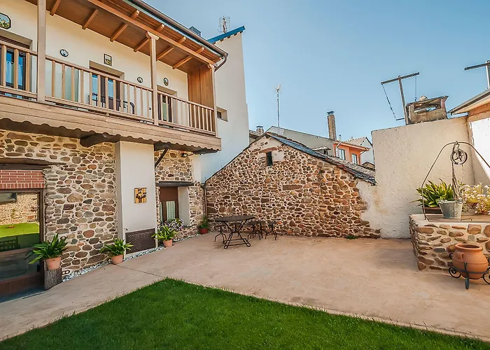 El Almendro De Maria Ponferrada