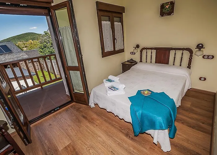 El Almendro De Maria Ponferrada